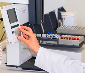 equipamento laboratorial utilizado para análise e controle