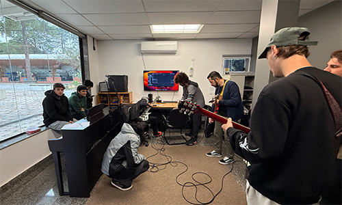 Lab. de M&uacute;sica (500x300).jpg
